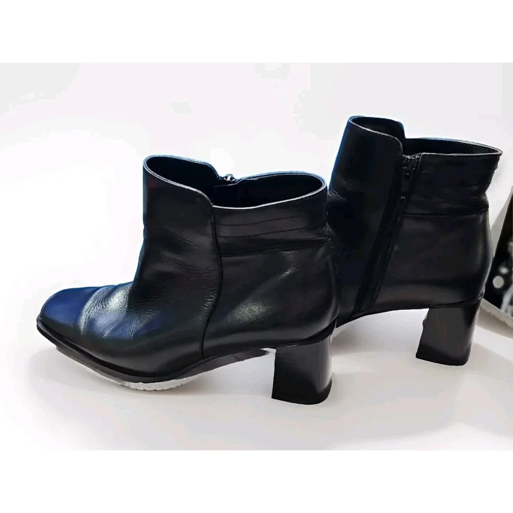 ECCO 5 Black Leather‎ Ankle Booties Chelsea Block Heel Side Zip 6.5 Women 24T